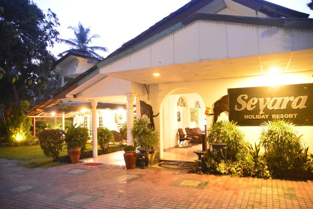 Seyara Holiday Resort โปลอนนารูวา ภายนอก รูปภาพ