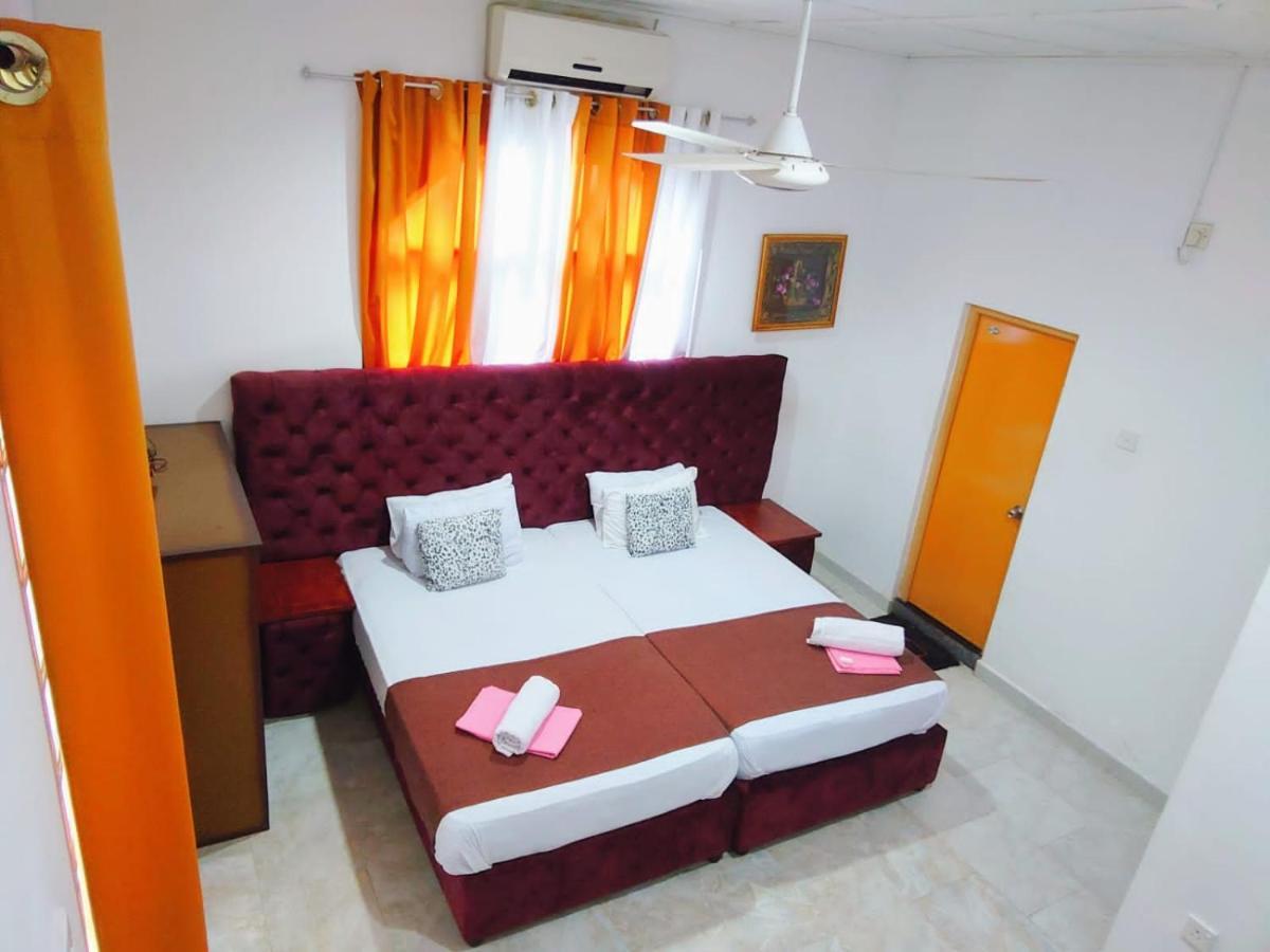 Seyara Holiday Resort โปลอนนารูวา ภายนอก รูปภาพ