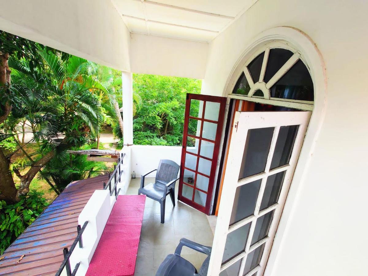 Seyara Holiday Resort โปลอนนารูวา ภายนอก รูปภาพ