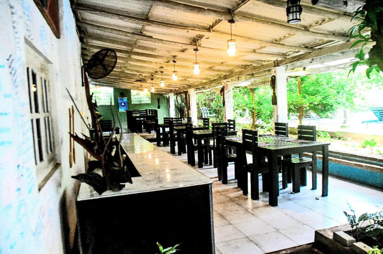 Seyara Holiday Resort โปลอนนารูวา ภายนอก รูปภาพ