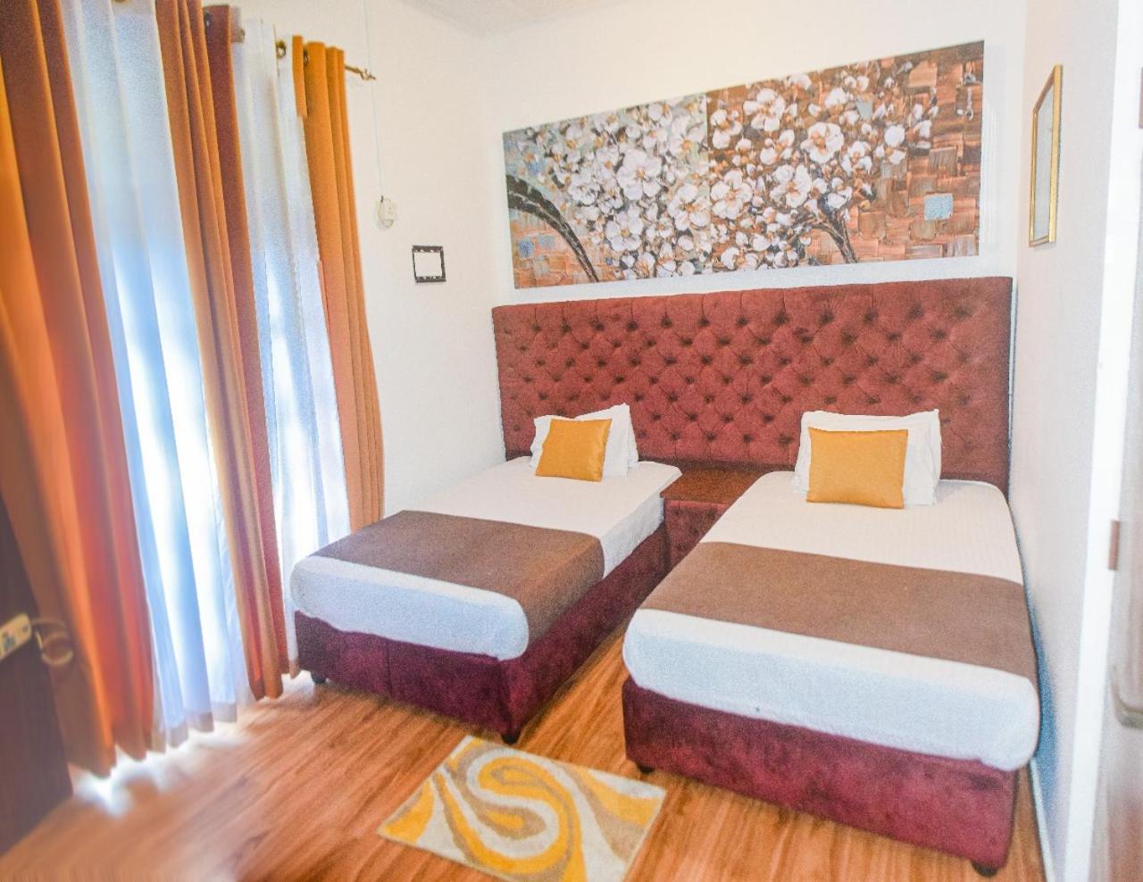 Seyara Holiday Resort โปลอนนารูวา ภายนอก รูปภาพ