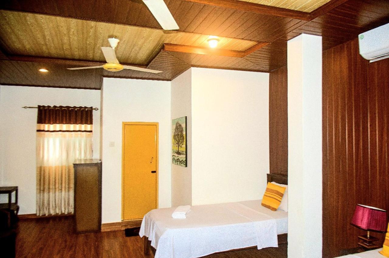Seyara Holiday Resort โปลอนนารูวา ภายนอก รูปภาพ
