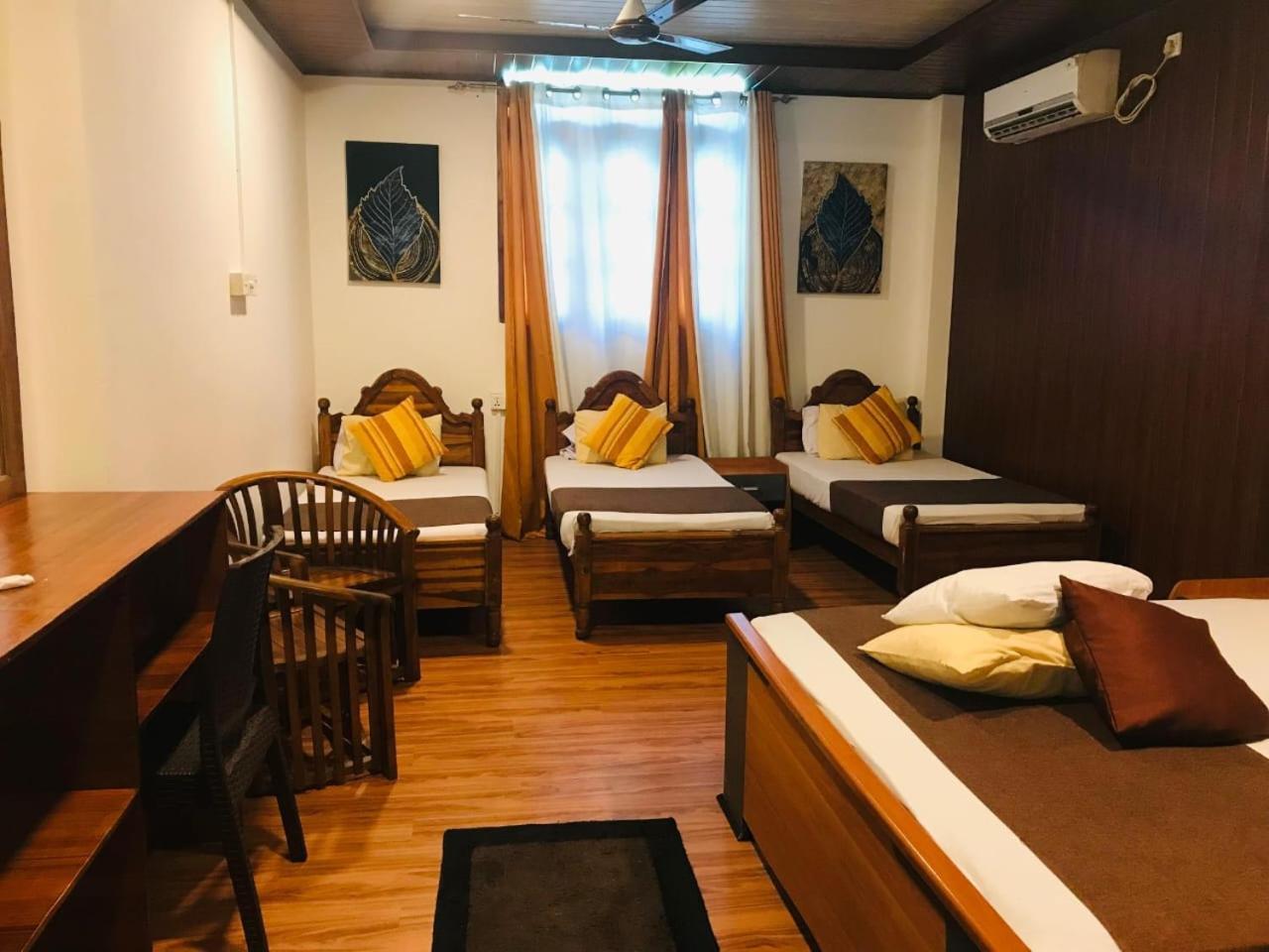 Seyara Holiday Resort โปลอนนารูวา ภายนอก รูปภาพ