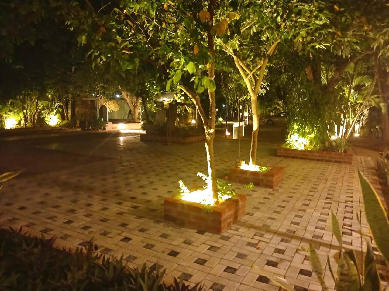 Seyara Holiday Resort โปลอนนารูวา ภายนอก รูปภาพ