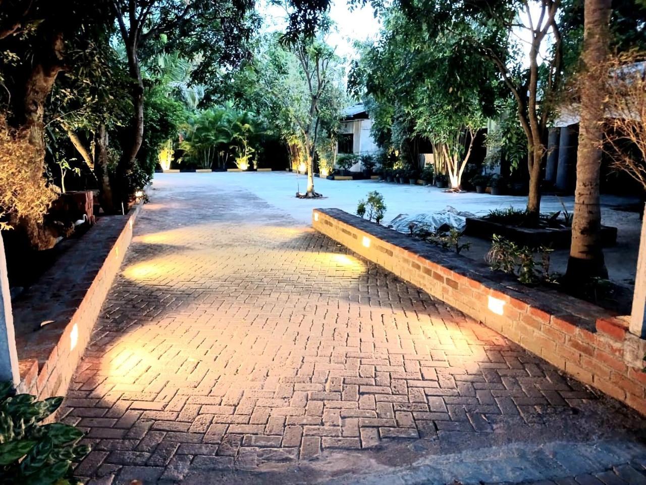 Seyara Holiday Resort โปลอนนารูวา ภายนอก รูปภาพ