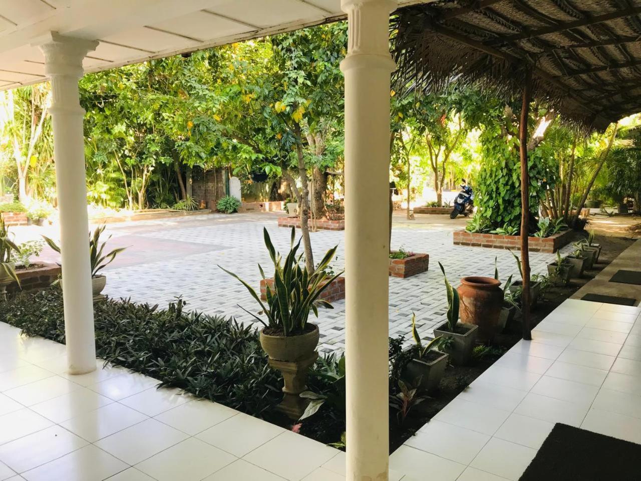 Seyara Holiday Resort โปลอนนารูวา ภายนอก รูปภาพ